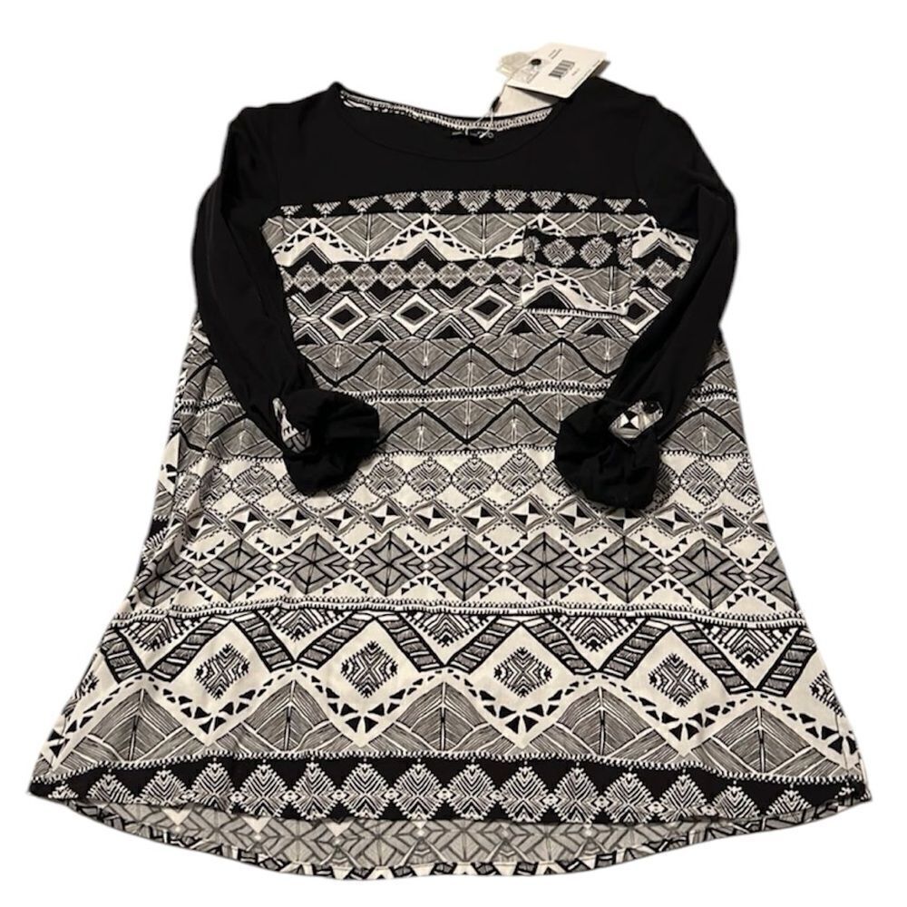 NWT RXB size small long sleeve soft black and white tunic with extra button